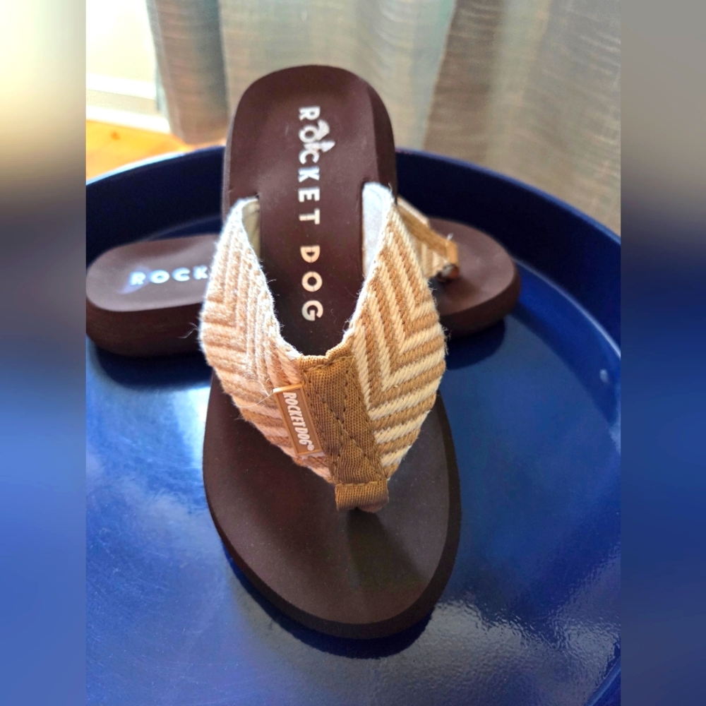 Rocket Dog Women's Brown and Cream Sandals